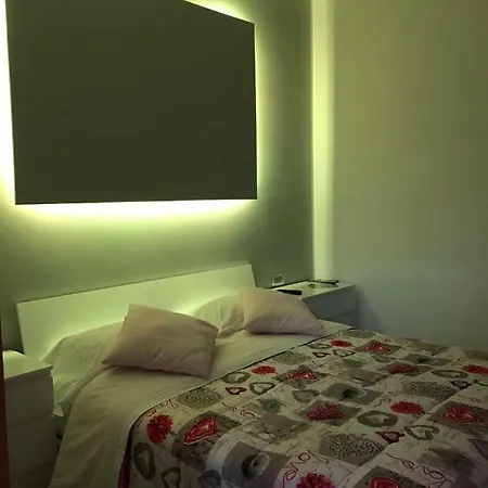 Fc Relais לינה וארוחת בוקר נאפולי