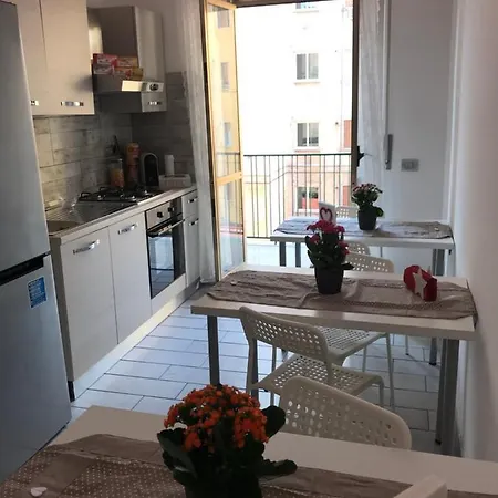 Fc Relais 2* נאפולי